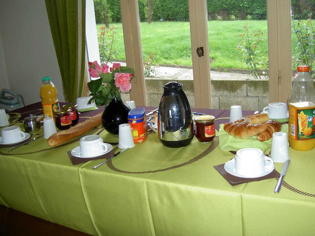 Bed and Breakfast Le Bon Accueil à Val-Couesnon Extérieur photo