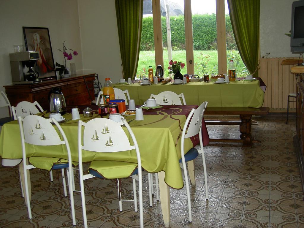 Bed and Breakfast Le Bon Accueil à Val-Couesnon Extérieur photo